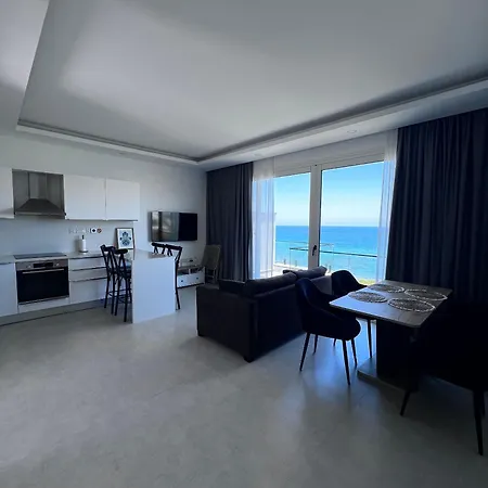 Charming 2-bedroom With Ocean Views In Tatlsu Apartman