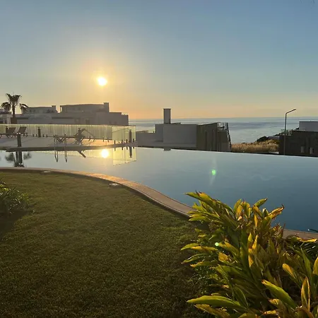 Charming 2-bedroom With Ocean Views In Tatlsu