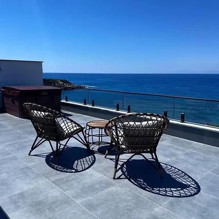 Charming 2-bedroom With Ocean Views In Tatlsu *