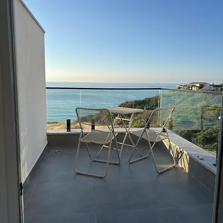 Charming 2-bedroom With Ocean Views In Tatlsu Apartman *